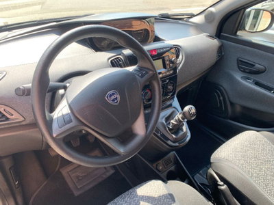 Lancia Ypsilon 1.0 FireFly 5 porte S&S Hybrid Ecochic Silver (9)