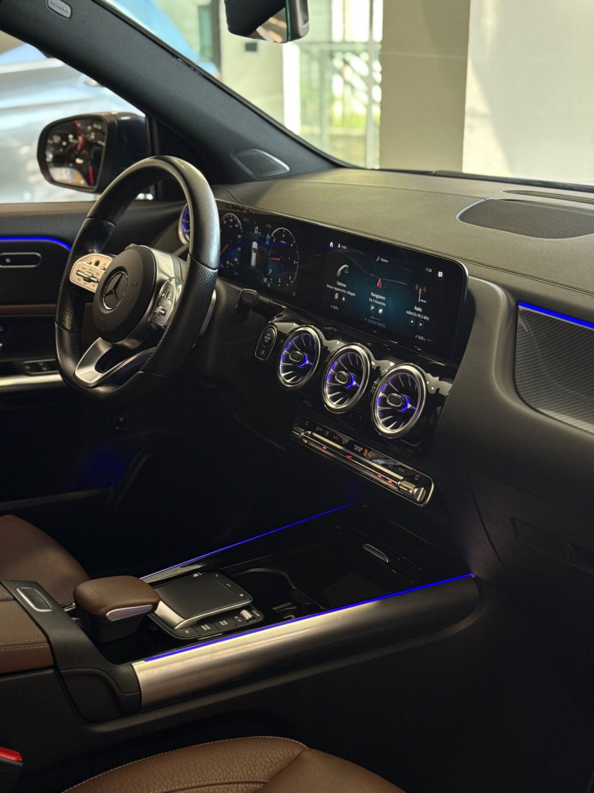 Mercedes-Benz GLA SUV 200 d Automatic Premium (11)