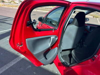 Toyota Aygo 1.0 12V VVT-i 5 porte (12)