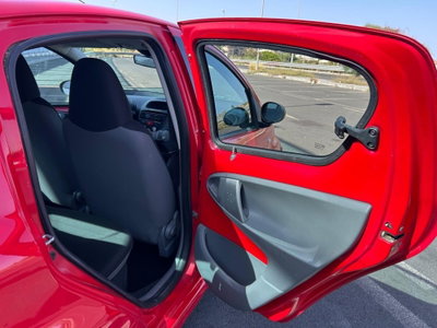 Toyota Aygo 1.0 12V VVT-i 5 porte (14)