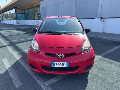 Toyota Aygo 1.0 12V VVT-i 5 porte (2)