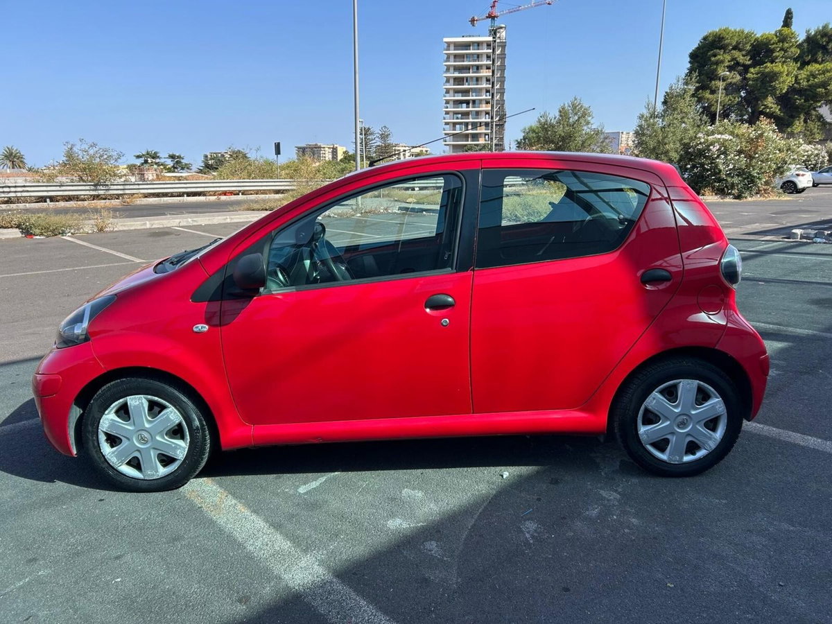 Toyota Aygo 1.0 12V VVT-i 5 porte (20)