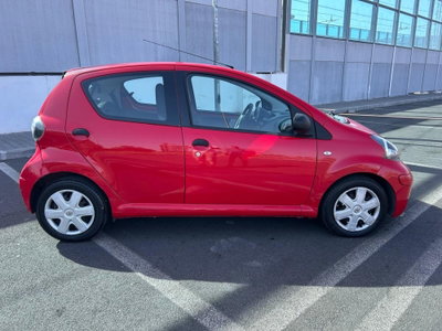 Toyota Aygo 1.0 12V VVT-i 5 porte (4)
