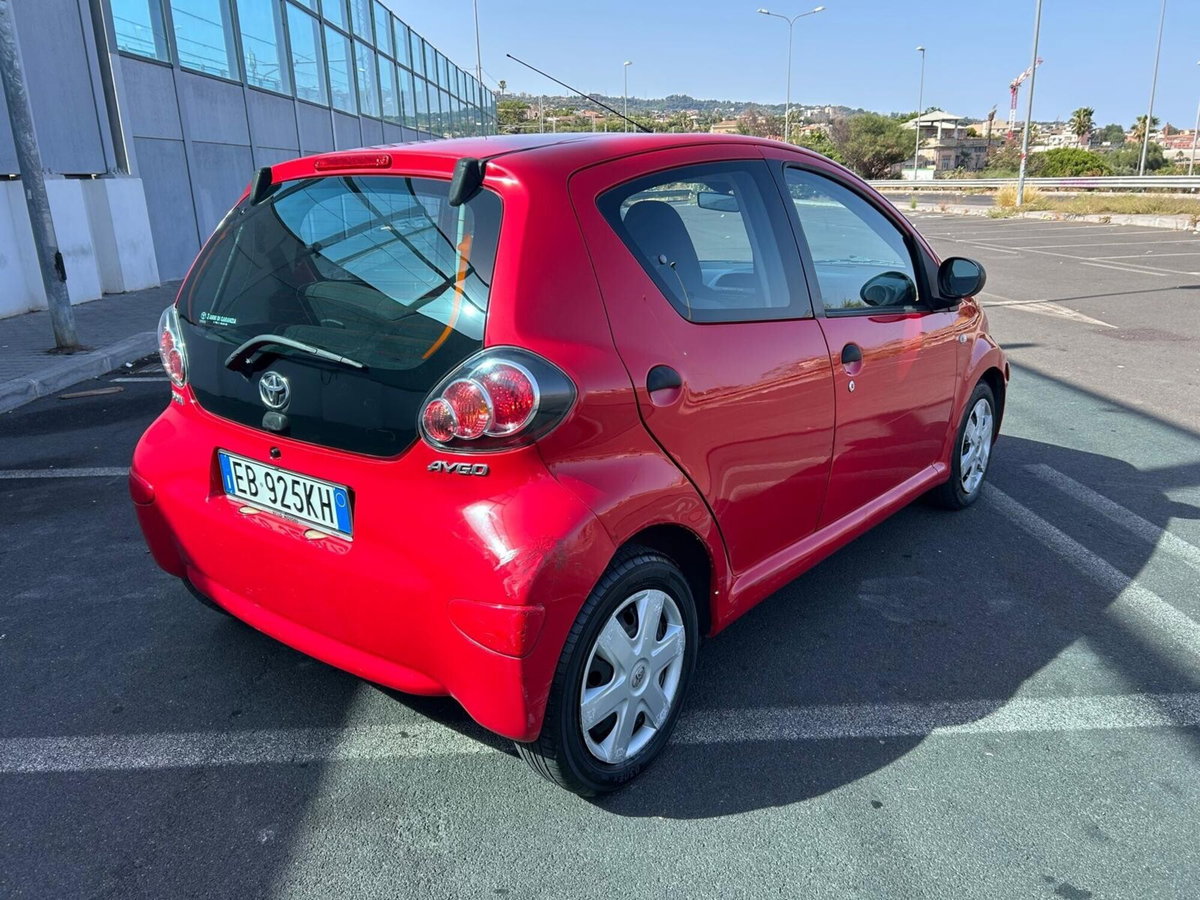 Toyota Aygo 1.0 12V VVT-i 5 porte (5)