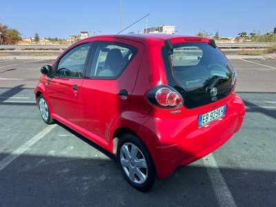 Toyota Aygo 1.0 12V VVT-i 5 porte (7)