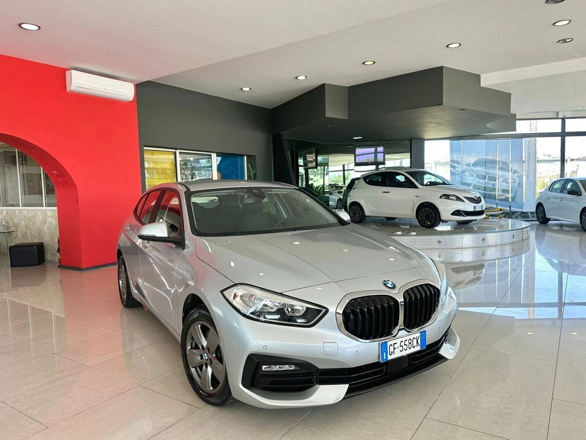 BMW Serie 1 116d 2.0 116CV cat 5 porte Attiva DPF (4)