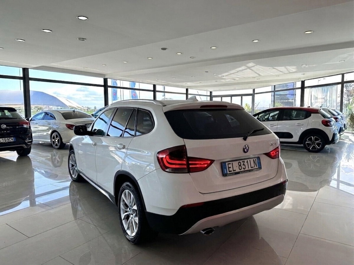 BMW X1 sDrive18d Futura (2)