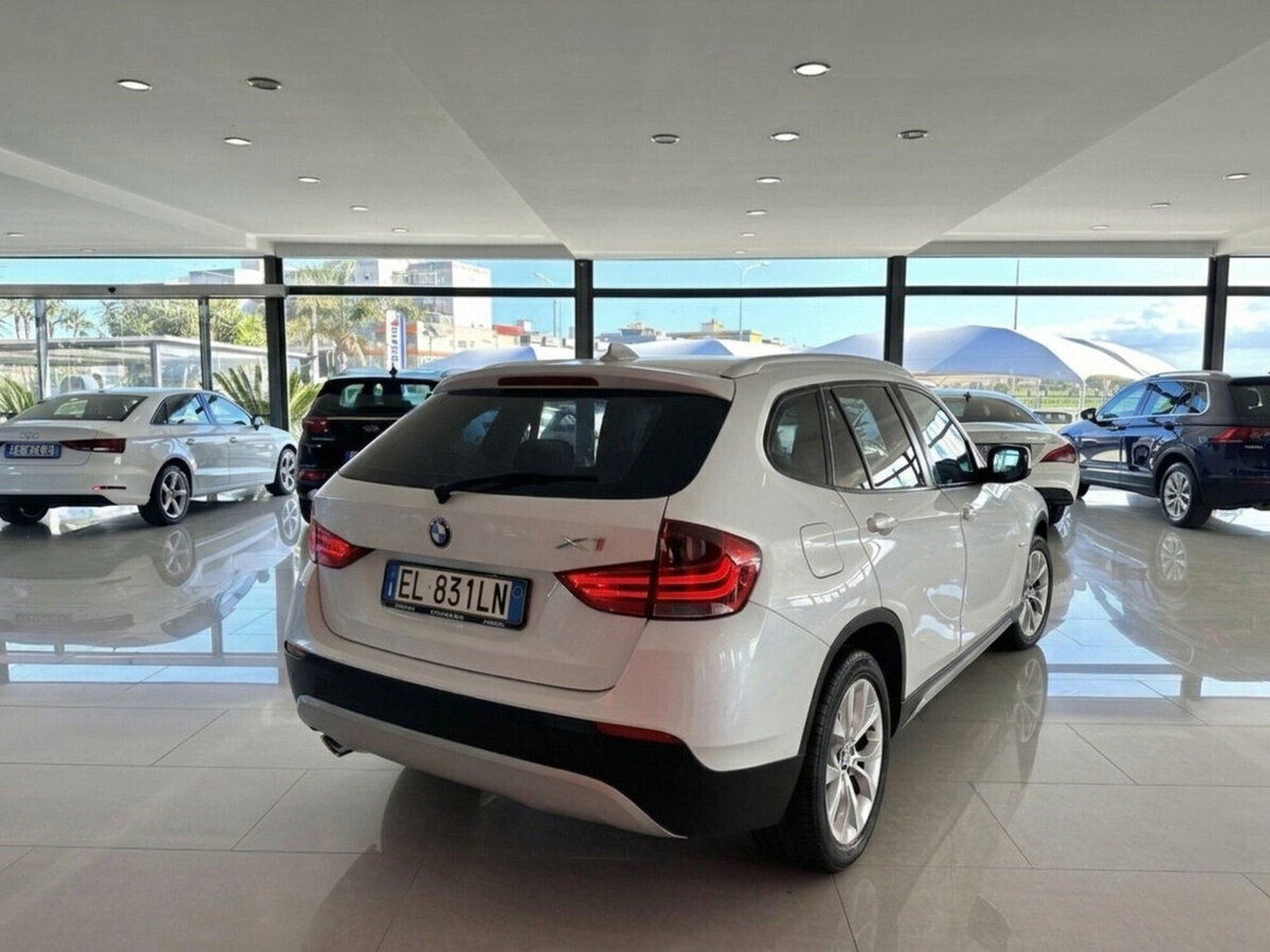 BMW X1 sDrive18d Futura (3)