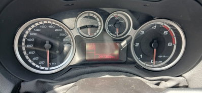 Alfa Romeo MiTo 1.3 JTDm-2 95 CV S&S Distinctive (16)