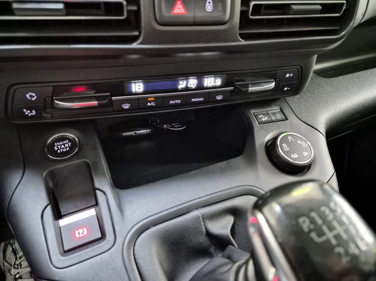Citroen Berlingo PureTech 110 Stop&Start M Shine (13)