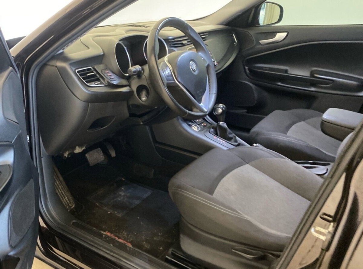 Alfa Romeo Giulietta 1.6 JTDm Super 120cv tct (7)