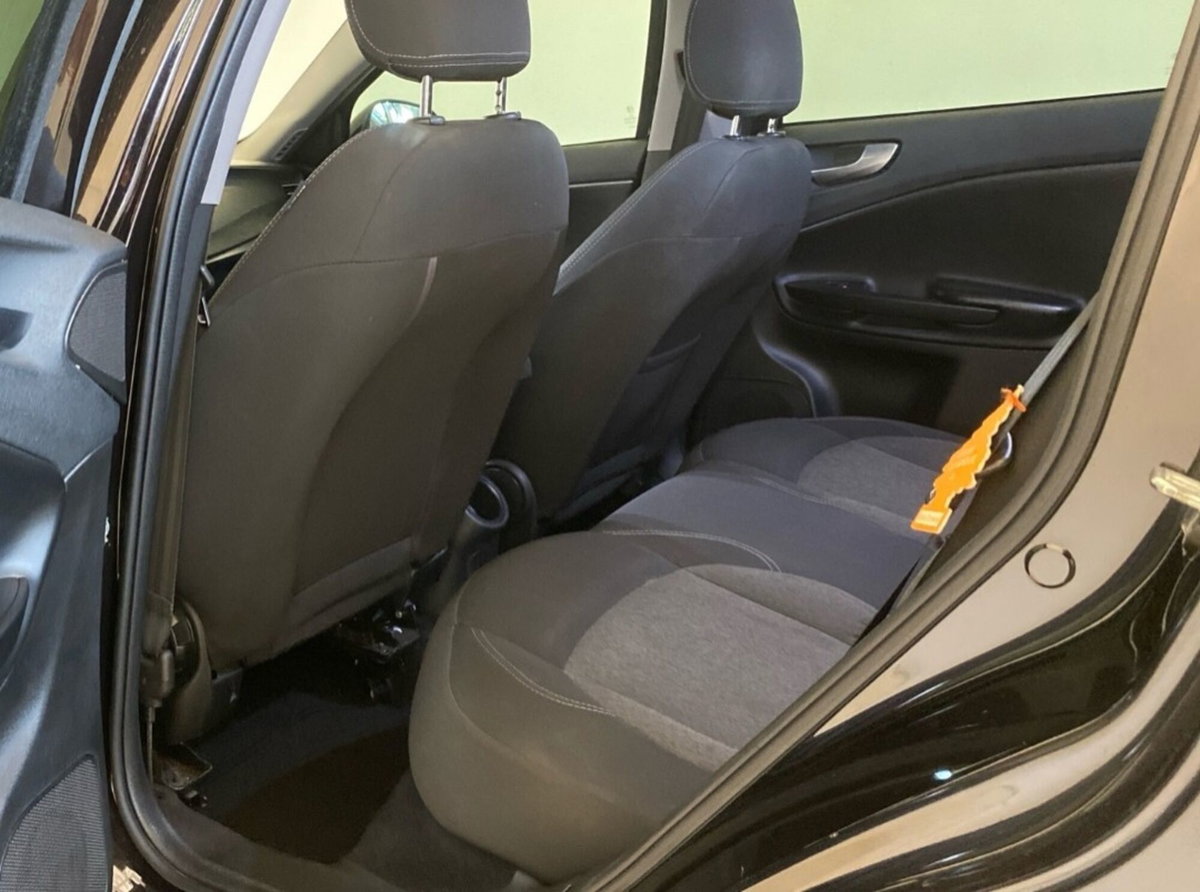 Alfa Romeo Giulietta 1.6 JTDm Super 120cv tct (8)