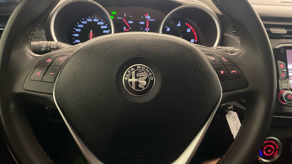 Alfa Romeo Giulietta 1.6 JTDm Super 120cv tct (9)