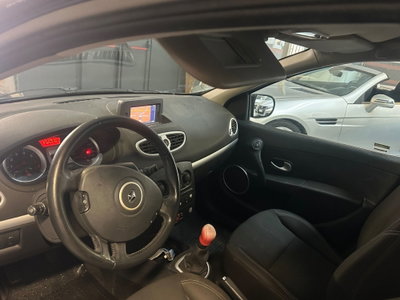 Renault Clio SporTour 1.2 16V SporTour Dynamique EcoBusiness (5)