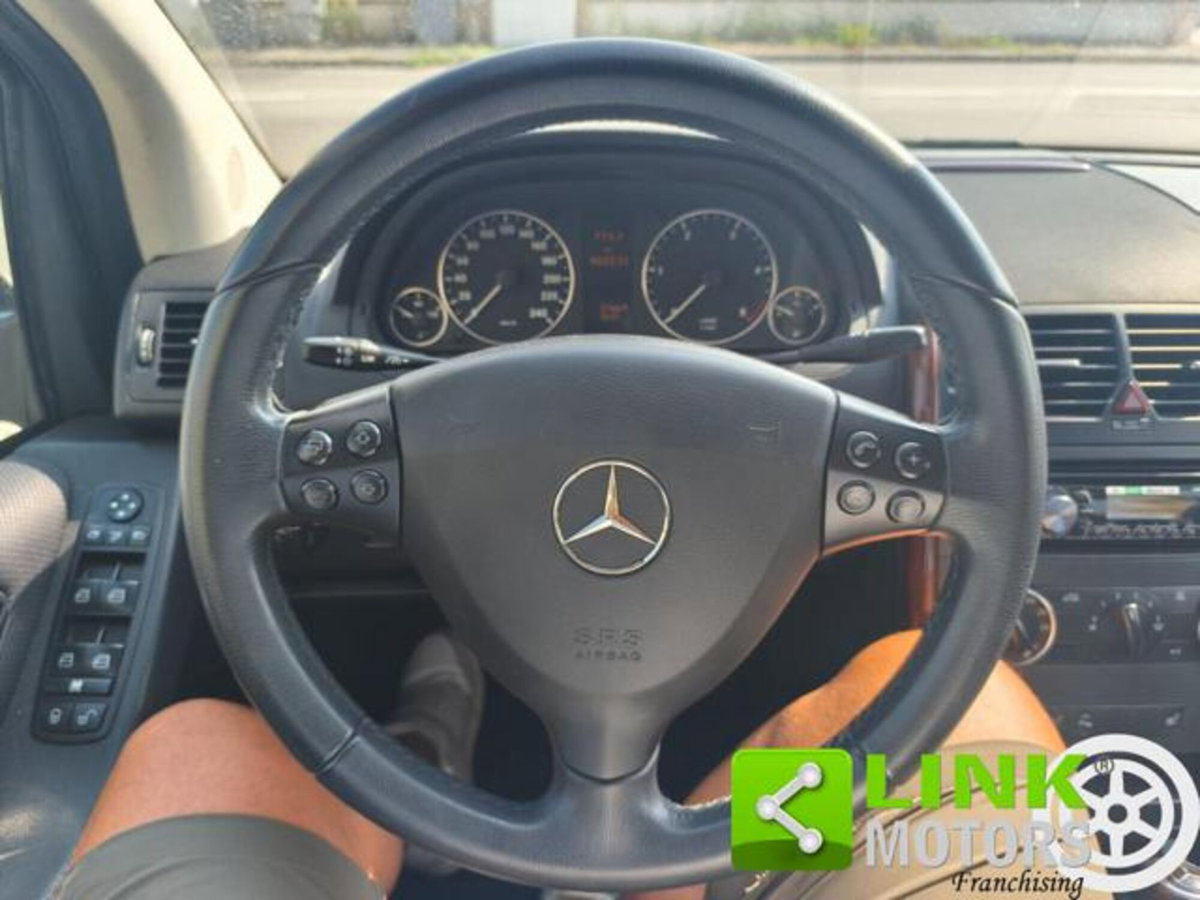 Mercedes-Benz Classe A 160 CDI Elegance (13)