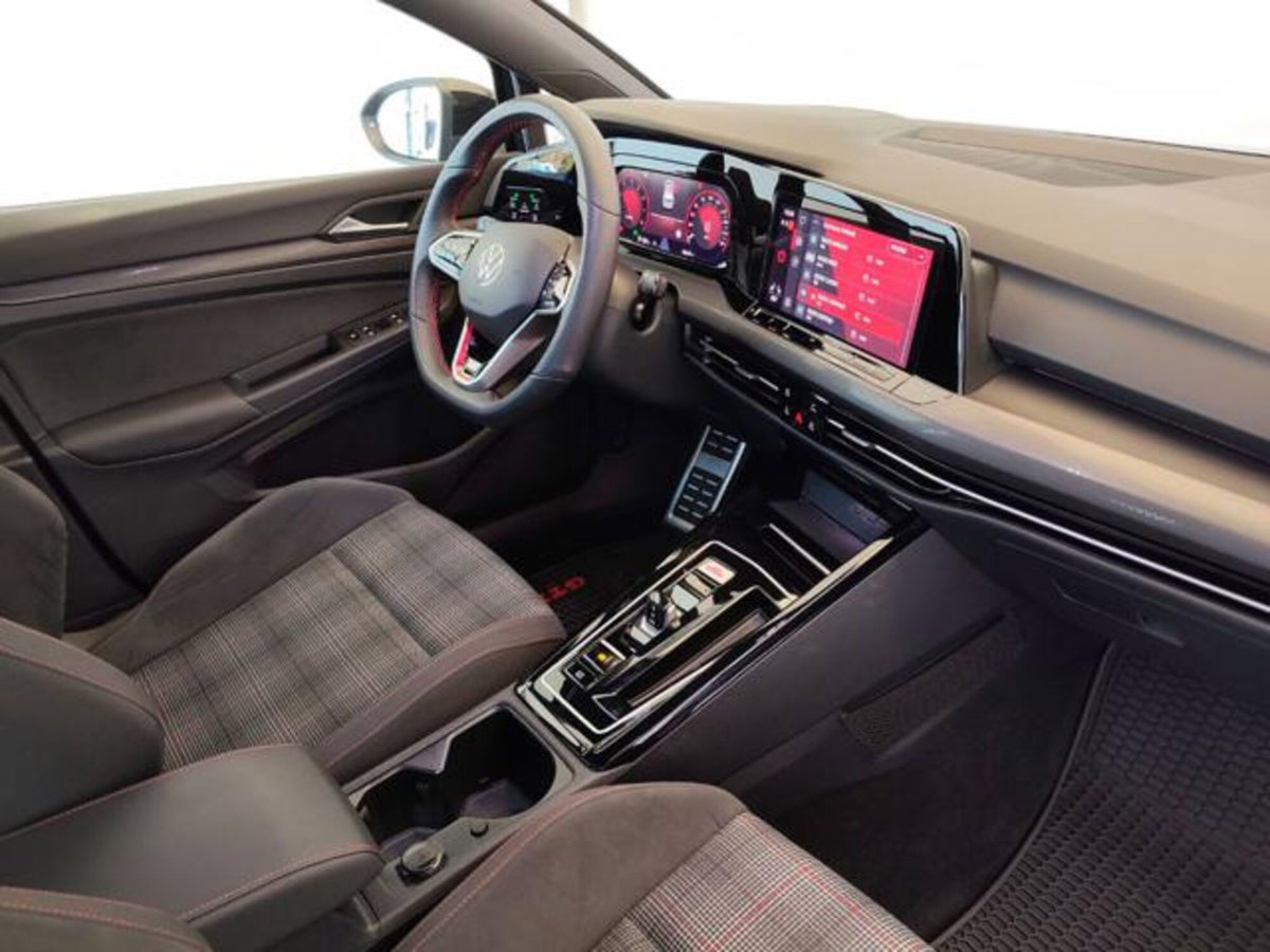 Volkswagen Golf 2.0 TSI GTI DSG (4)