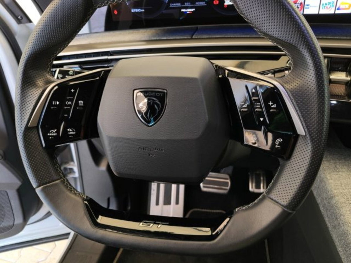 Peugeot 3008 1.2 hybrid GT 145cv e-dcs6 (10)