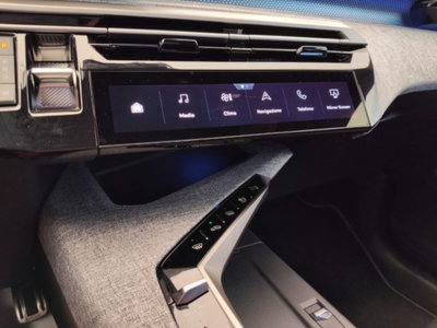 Peugeot 3008 1.2 hybrid GT 145cv e-dcs6 (16)
