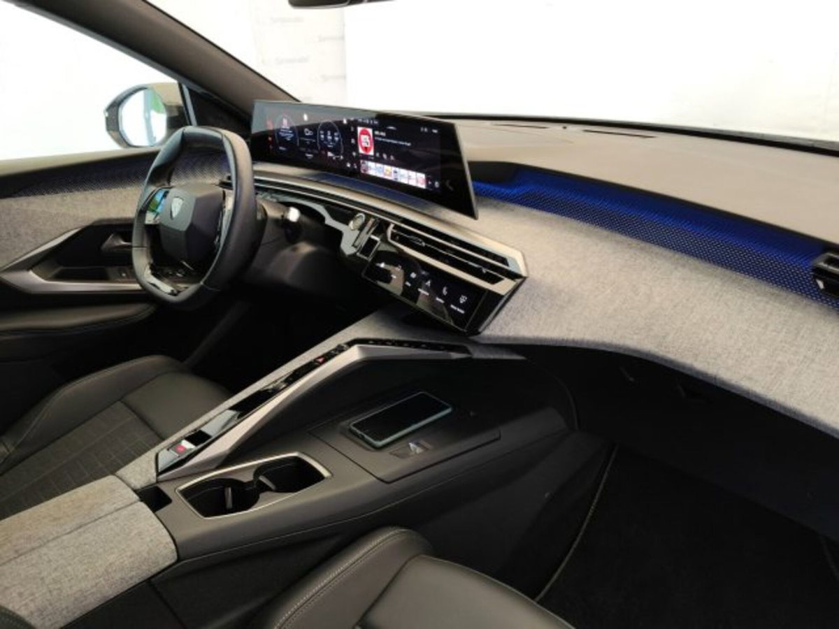Peugeot 3008 1.2 hybrid GT 145cv e-dcs6 (9)