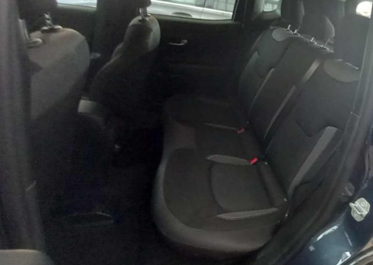 Jeep Renegade 1.3 T4 190CV PHEV 4xe AT6 Limited (10)