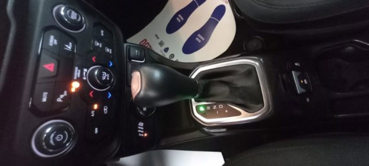 Jeep Renegade 1.3 T4 190CV PHEV 4xe AT6 Limited (14)