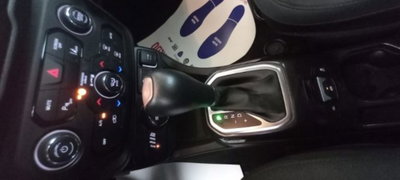 Jeep Renegade 1.3 T4 190CV PHEV 4xe AT6 Limited (14)