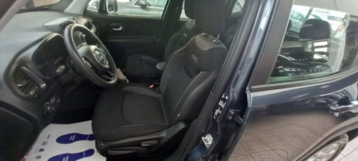 Jeep Renegade 1.3 T4 190CV PHEV 4xe AT6 Limited (7)