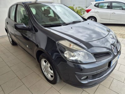 Renault Clio 1.5 dCi 85CV 5 porte (2)