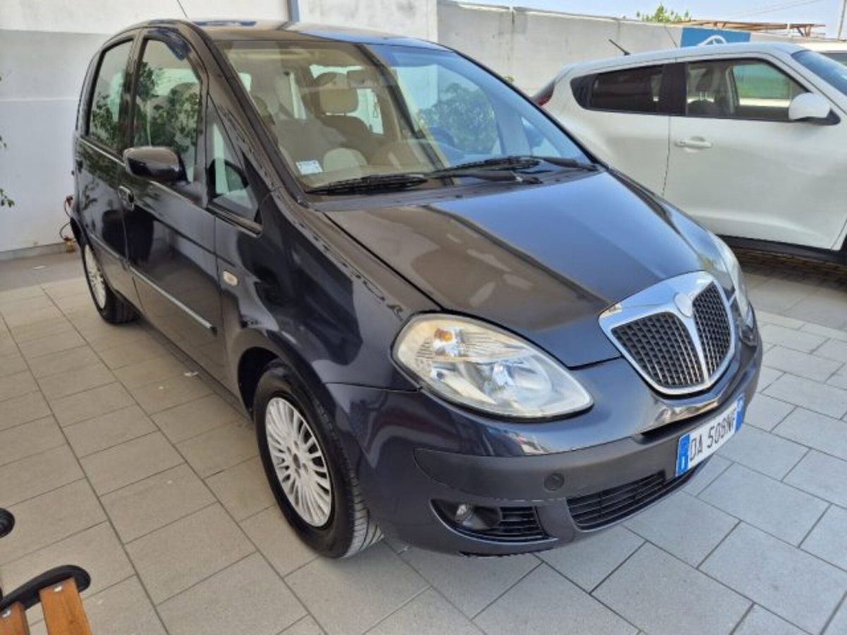 Lancia Musa 1.3 Multijet 16V 90 CV Oro (2)