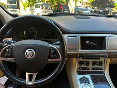 Jaguar XF 2.2 D 190 CV (12)