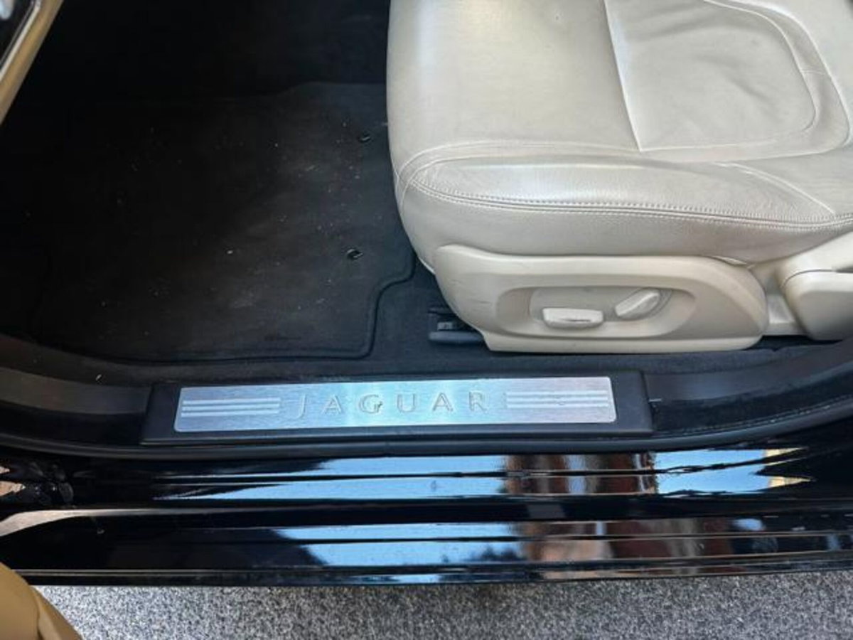 Jaguar XF 2.2 D 190 CV (13)
