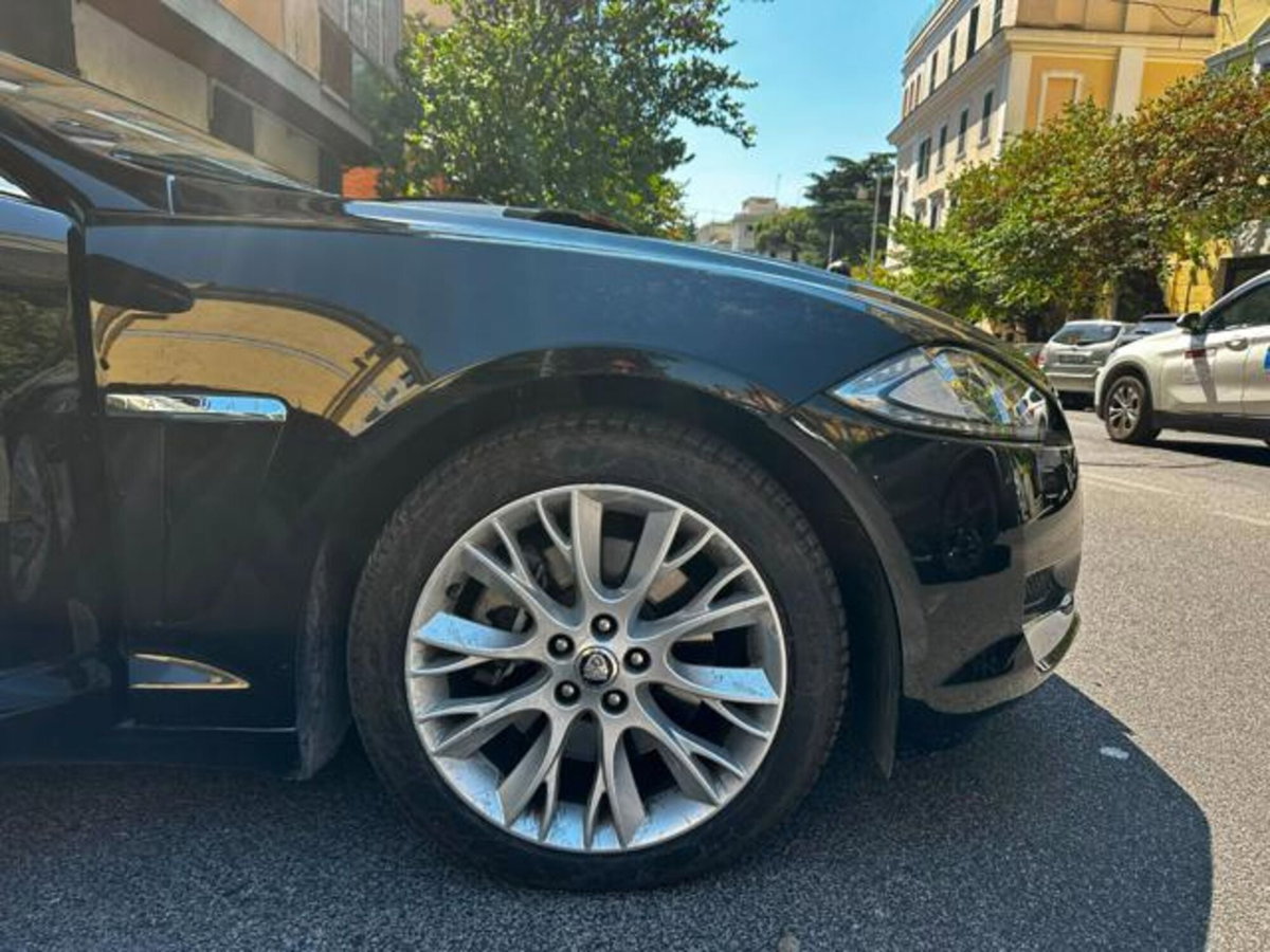 Jaguar XF 2.2 D 190 CV (4)