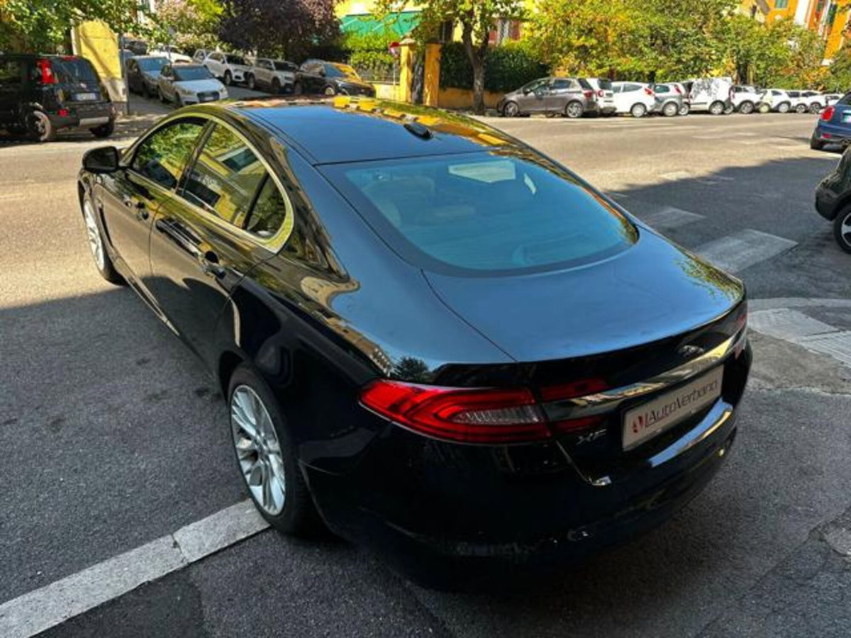 Jaguar XF 2.2 D 190 CV (7)