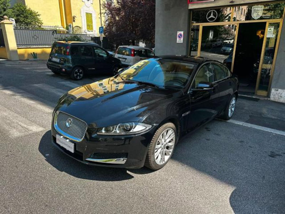 Jaguar XF 2.2 D 190 CV (8)