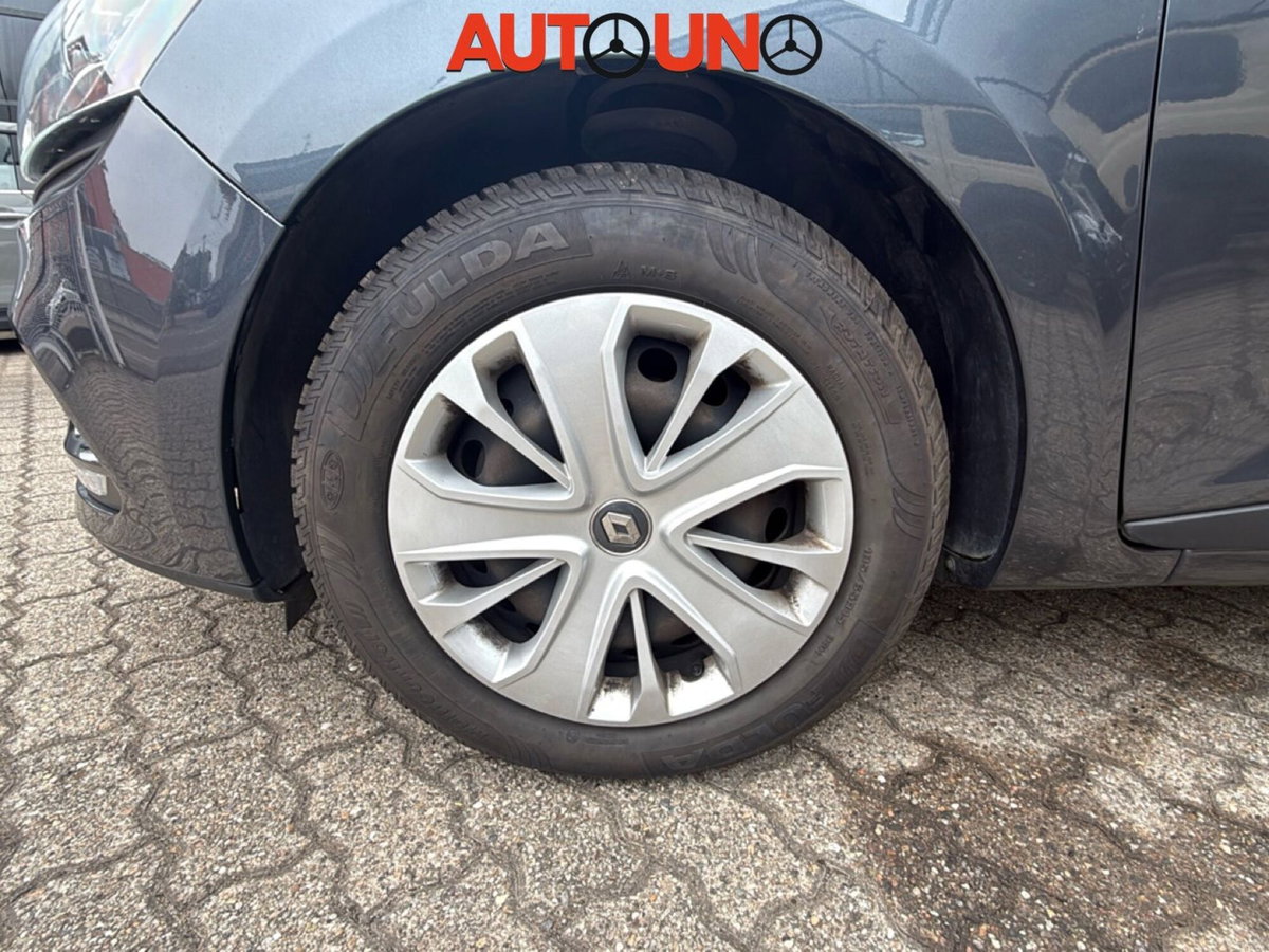 Renault Clio 1.5 dCi 75CV 5 porte Confort (10)
