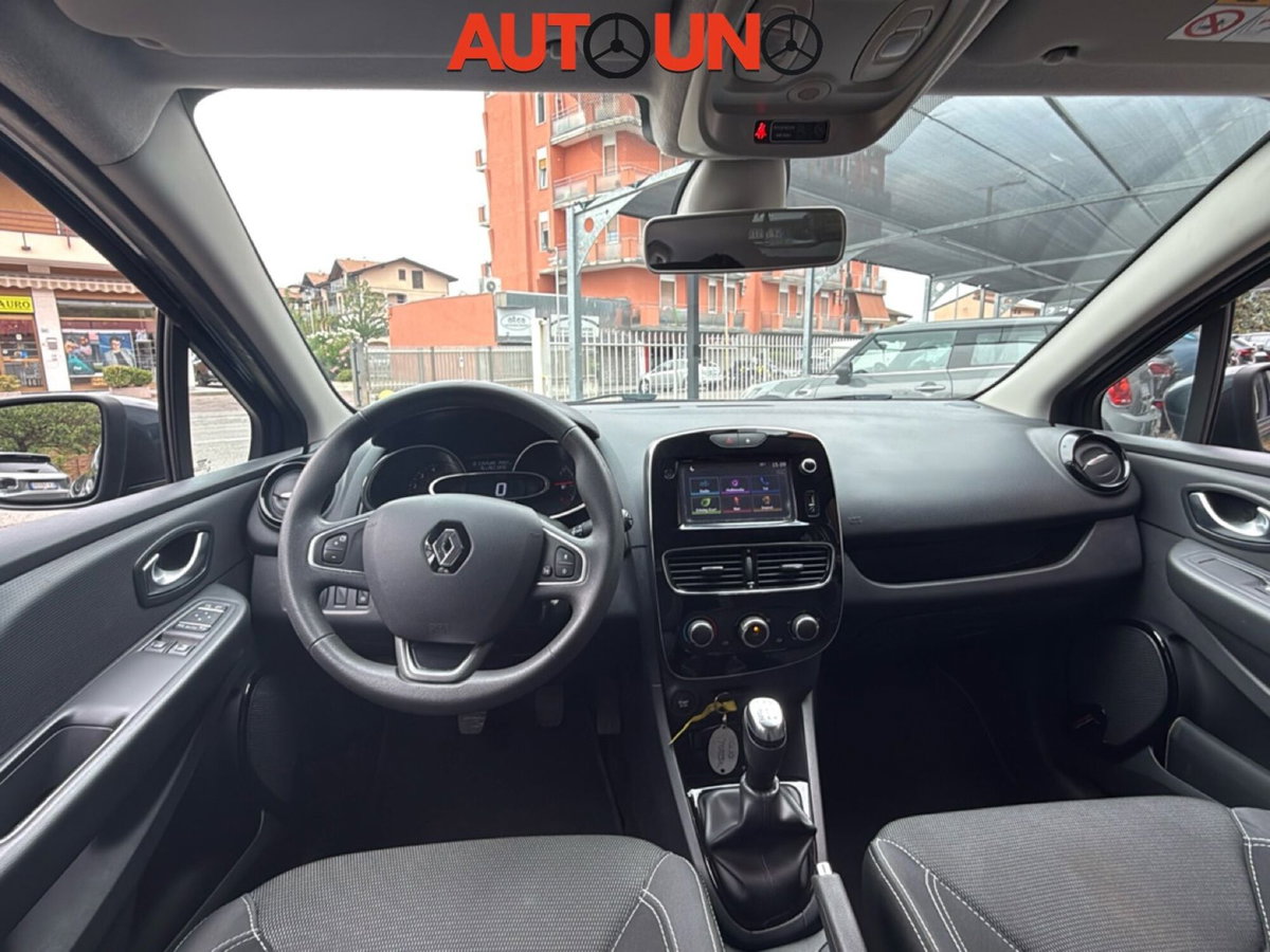 Renault Clio 1.5 dCi 75CV 5 porte Confort (17)