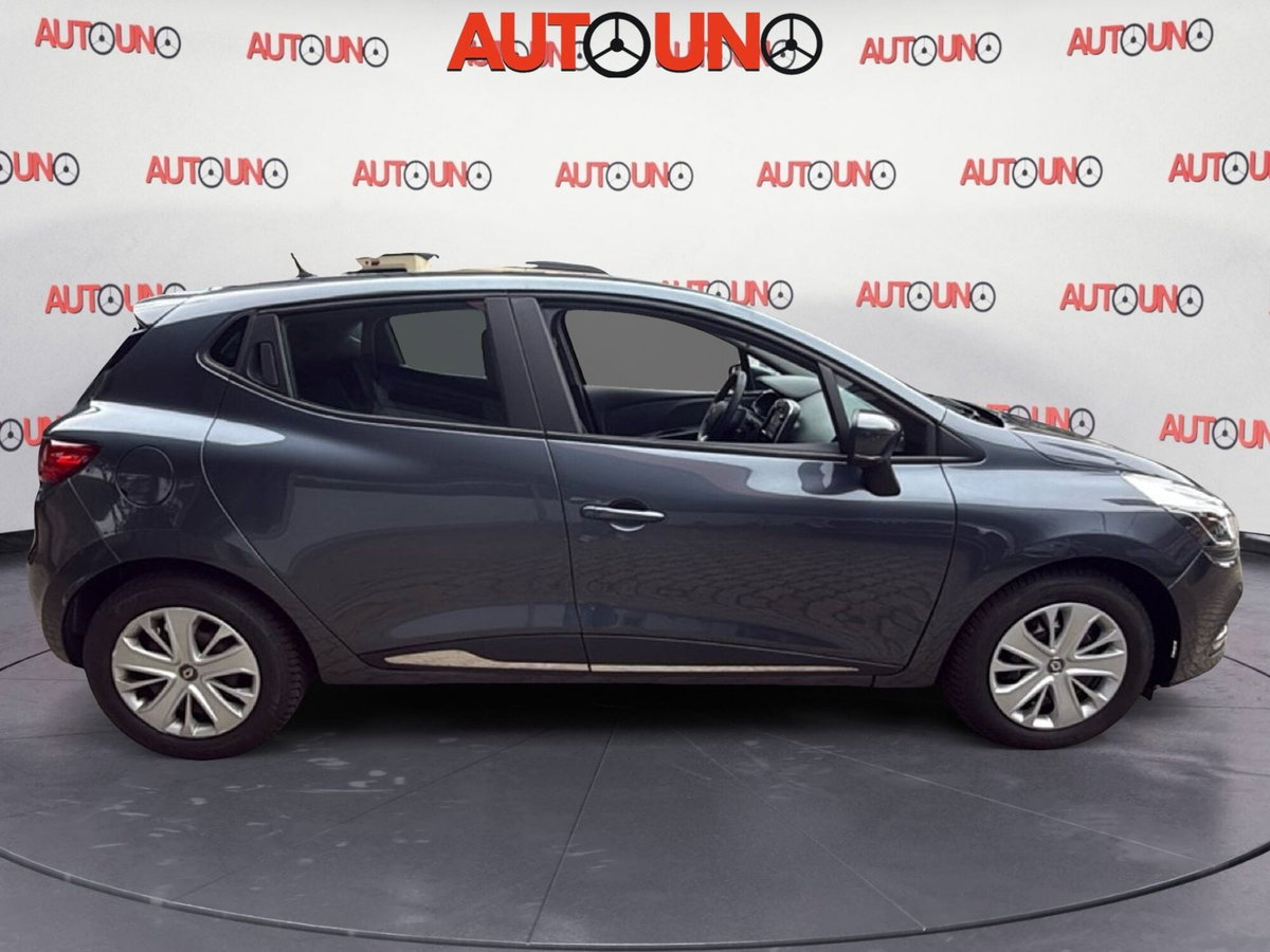 Renault Clio 1.5 dCi 75CV 5 porte Confort (7)