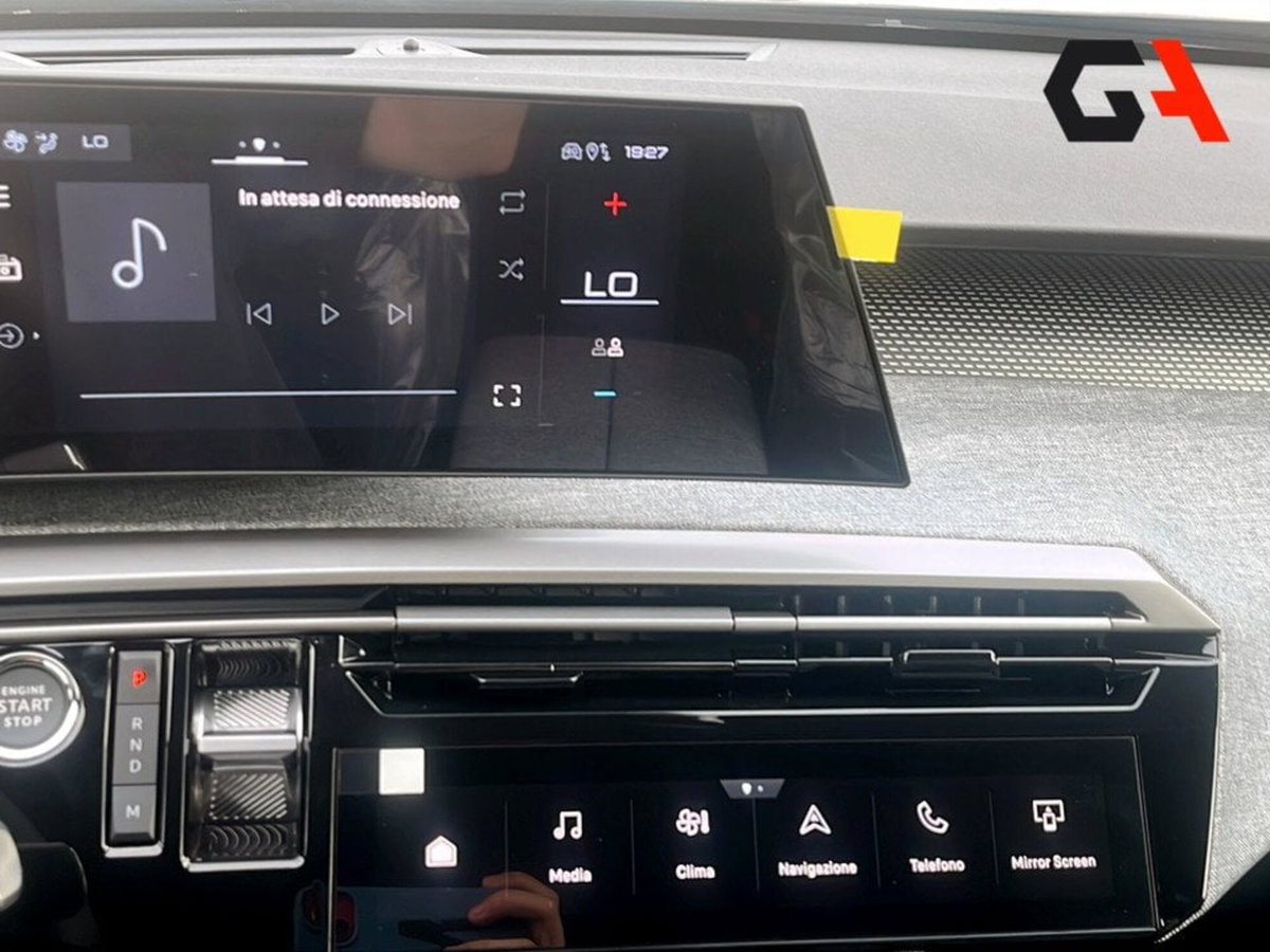 Peugeot 3008 1.2 hybrid GT Exclusive 145cv e-dcs6 (12)