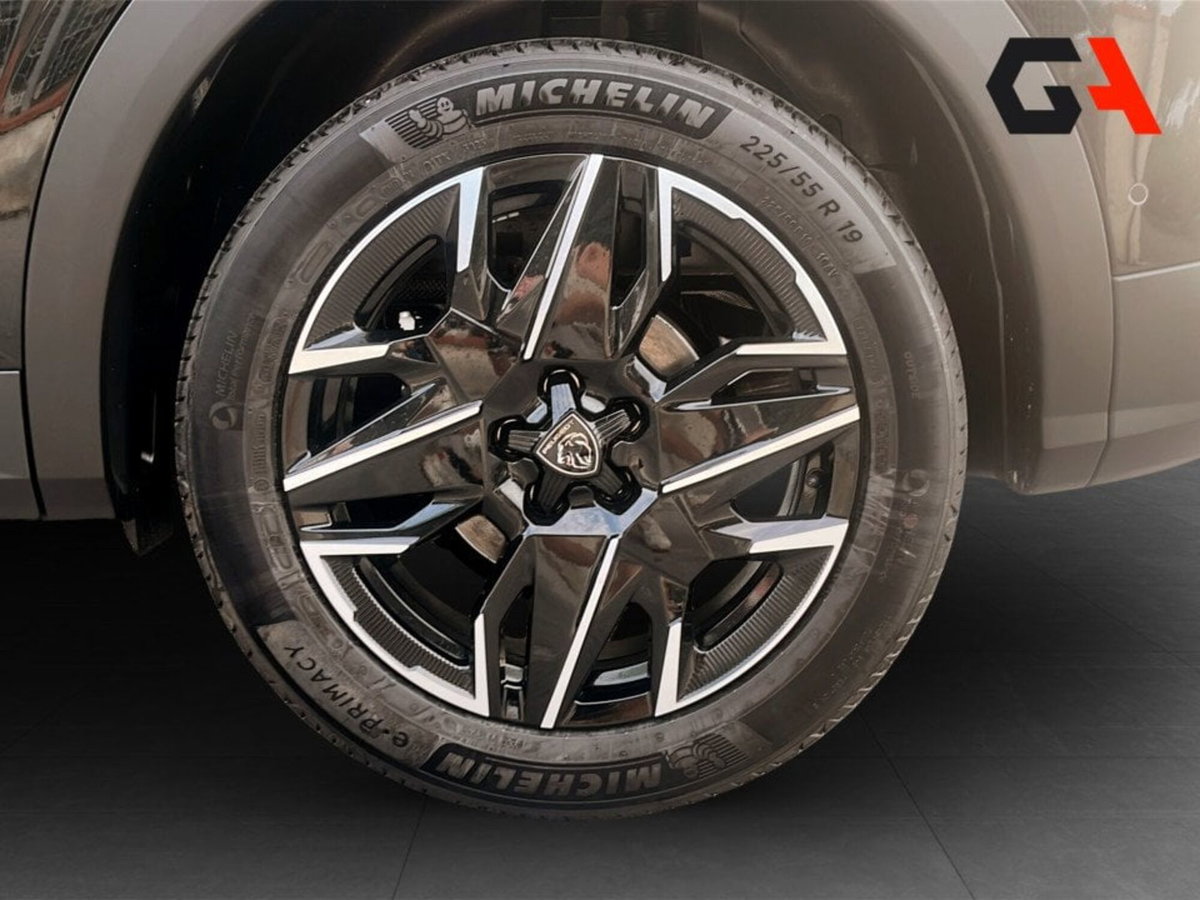 Peugeot 3008 1.2 hybrid GT Exclusive 145cv e-dcs6 (20)