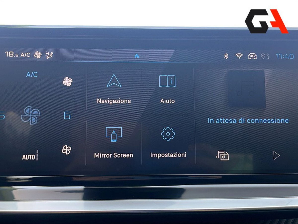 Peugeot 2008 1.2 hybrid Allure 145cv e-dcs6 (12)
