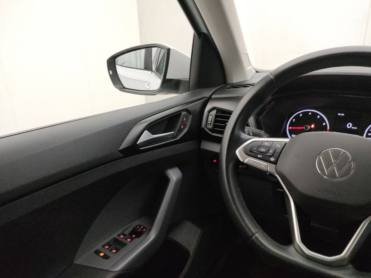Volkswagen T-Cross 1.0 TSI Urban BMT (16)
