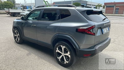 Dacia Duster 1.6 hybrid Journey 140cv (3)
