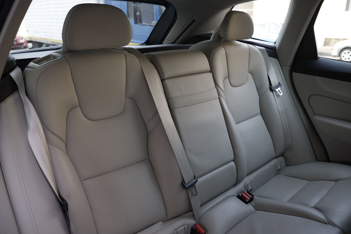 Volvo XC60 D4 AWD Geartronic Business (14)