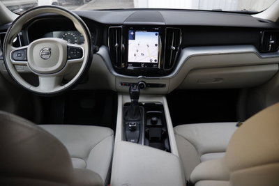 Volvo XC60 D4 AWD Geartronic Business (2)