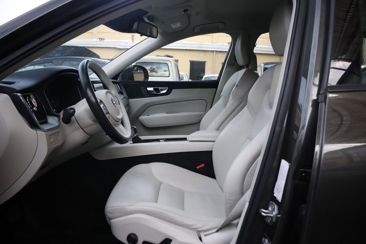 Volvo XC60 D4 AWD Geartronic Business (8)