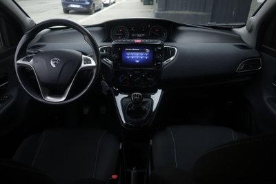 Lancia Ypsilon 1.0 FireFly 5 porte S&S Hybrid Gold Plus (2)