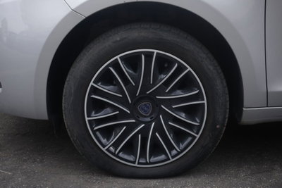 Lancia Ypsilon 1.0 FireFly 5 porte S&S Hybrid Gold Plus (5)