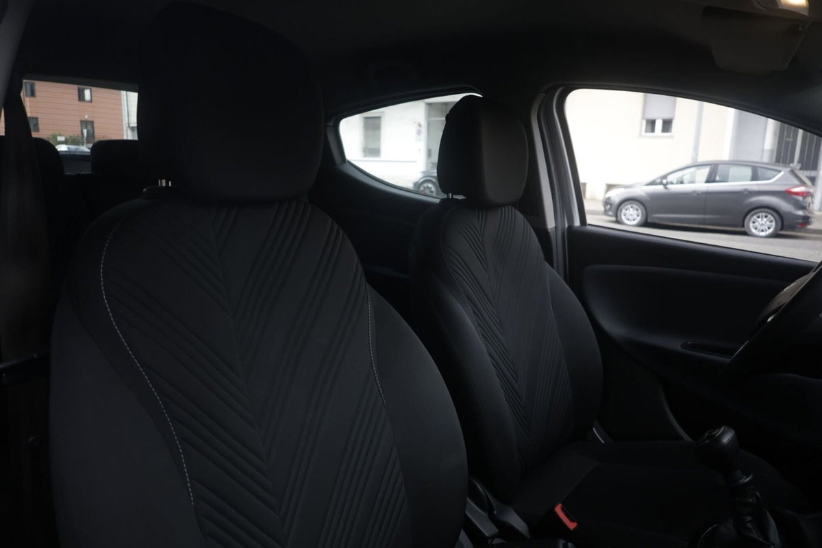 Lancia Ypsilon 1.0 FireFly 5 porte S&S Hybrid Gold Plus (6)