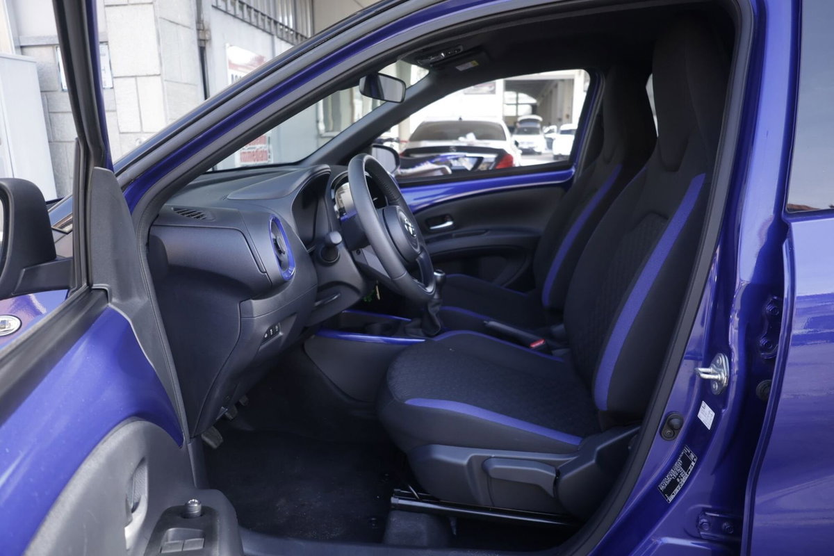 Toyota Aygo X 1.0 Lounge Air 72cv s-cvt (18)