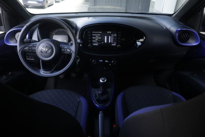 Toyota Aygo X 1.0 Lounge Air 72cv s-cvt (2)